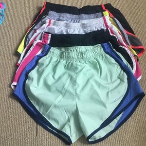 Lot: 4 Nike shorts & 1 UA Running Shorts Sz Small